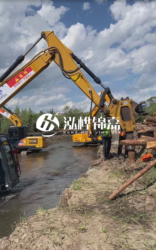 重慶打松木樁專業(yè)施工隊-4米松木桿小頭十公分多少錢？