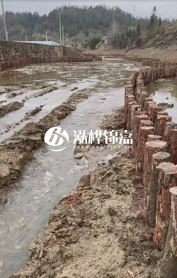 佳木斯河道清淤專業(yè)施工-河道清淤國(guó)家規(guī)定是幾米？