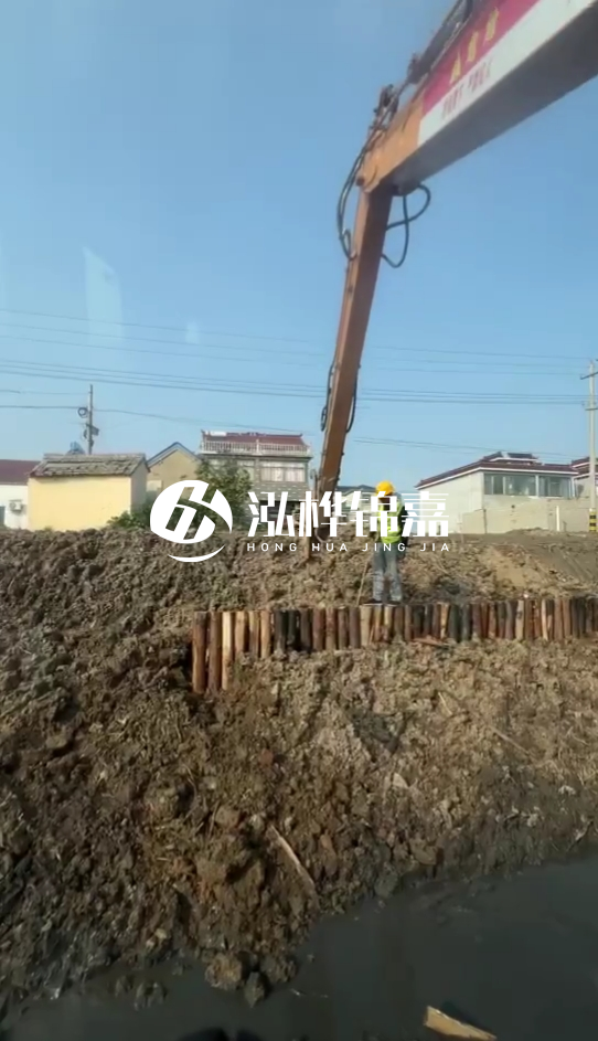 南陽挖機打木樁專業(yè)施工-打防汛木樁時選用多粗的木樁為宜？