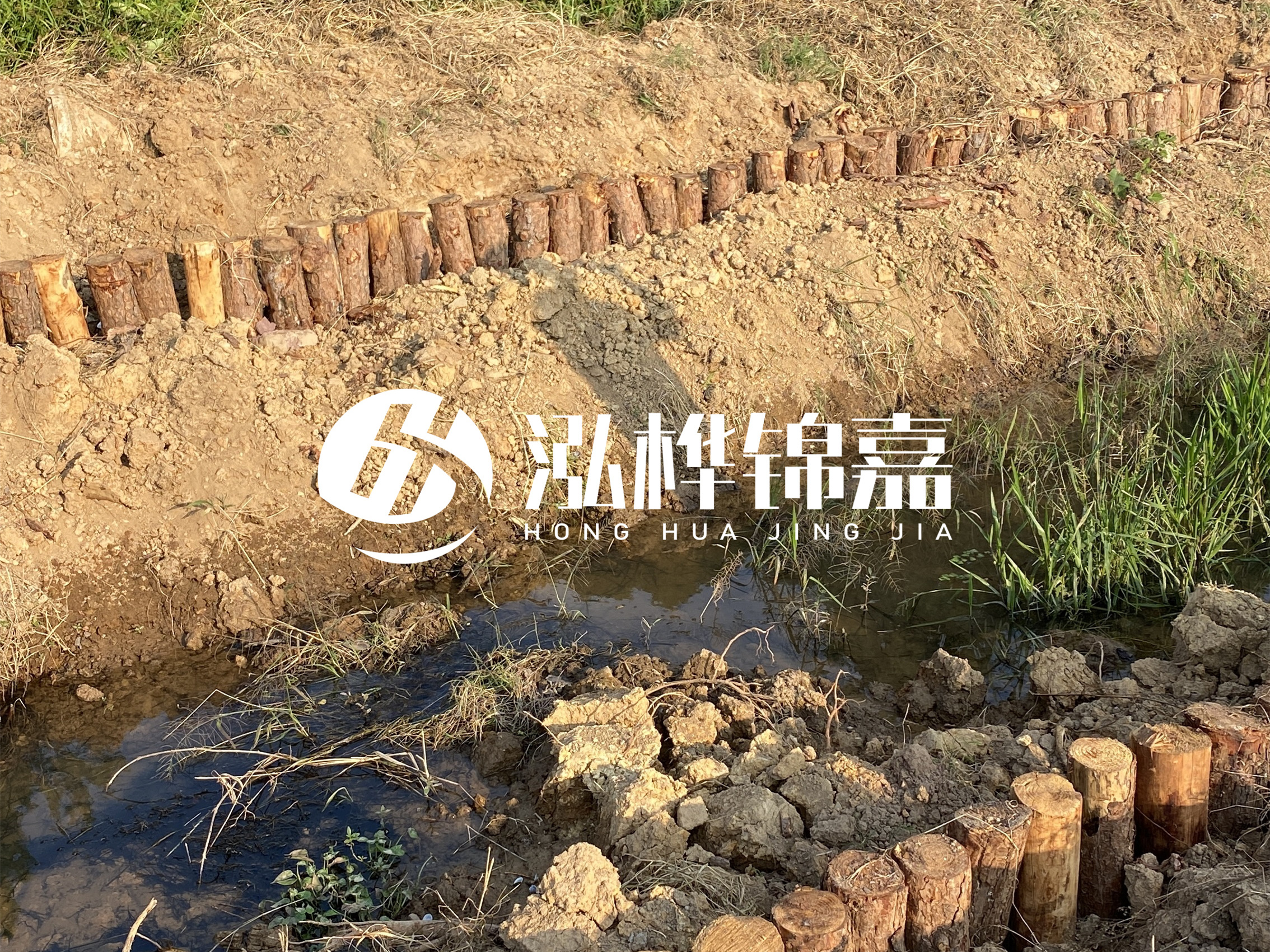 防汛木樁價(jià)格中的施工費(fèi)如何計(jì)算？水下打樁和陸地打樁費(fèi)用差異？