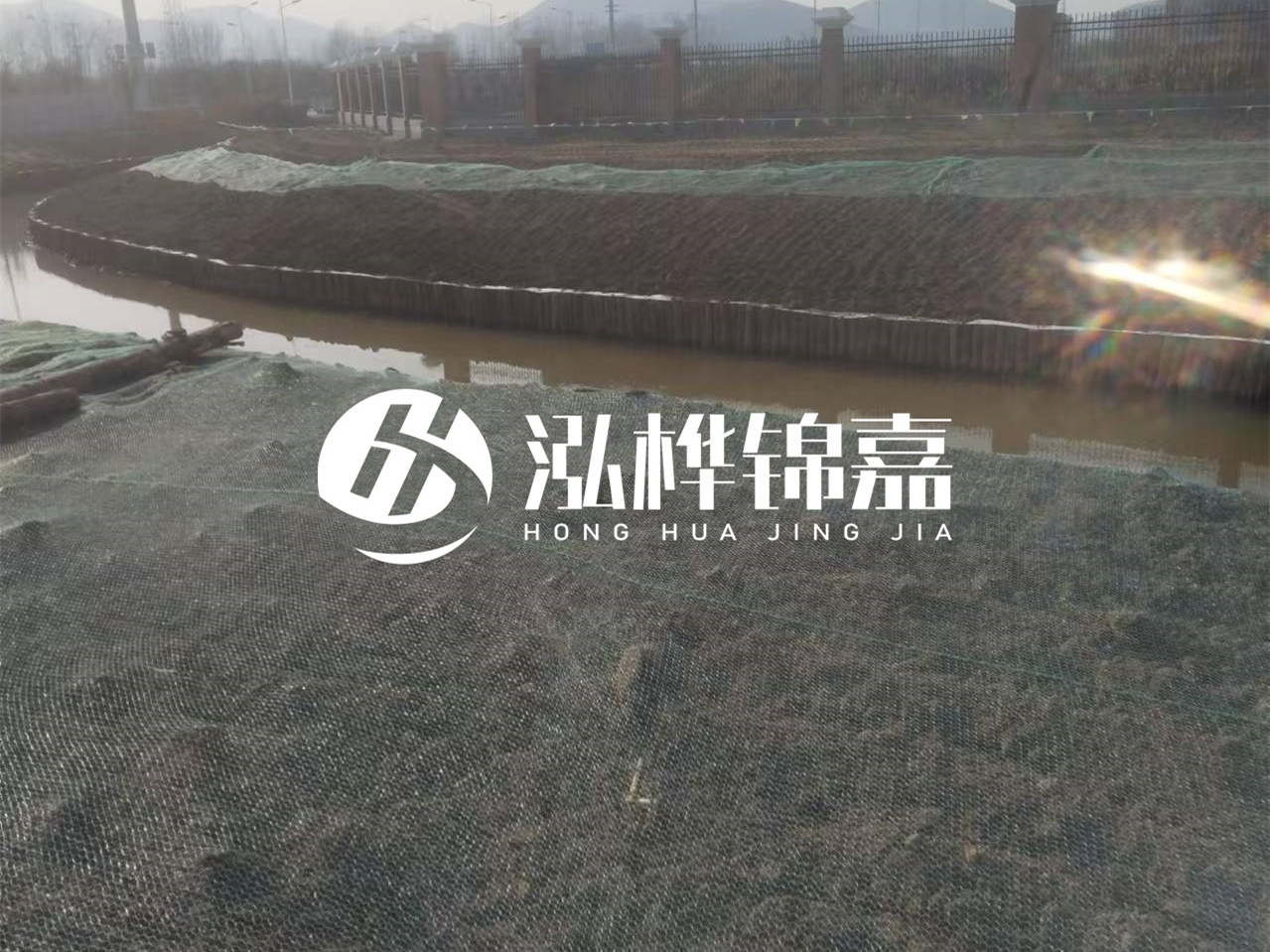 河道木樁打不下去怎么辦？河道打樁木能在水里使用多少年？