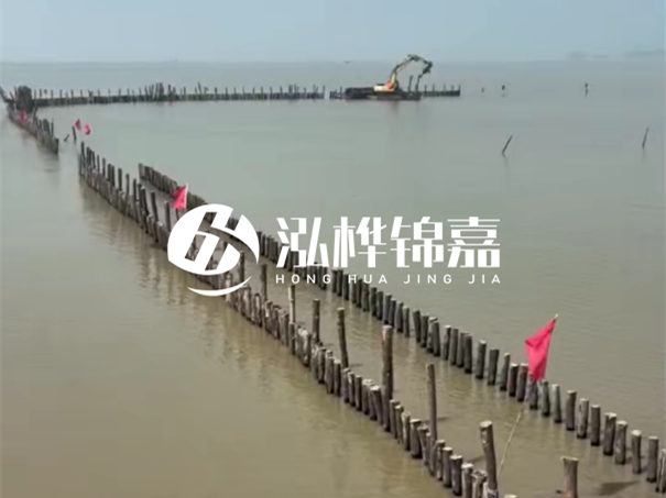 河道護(hù)坡打樁對河岸保護(hù)有何作用？河道松木樁水面需要預(yù)留多長？