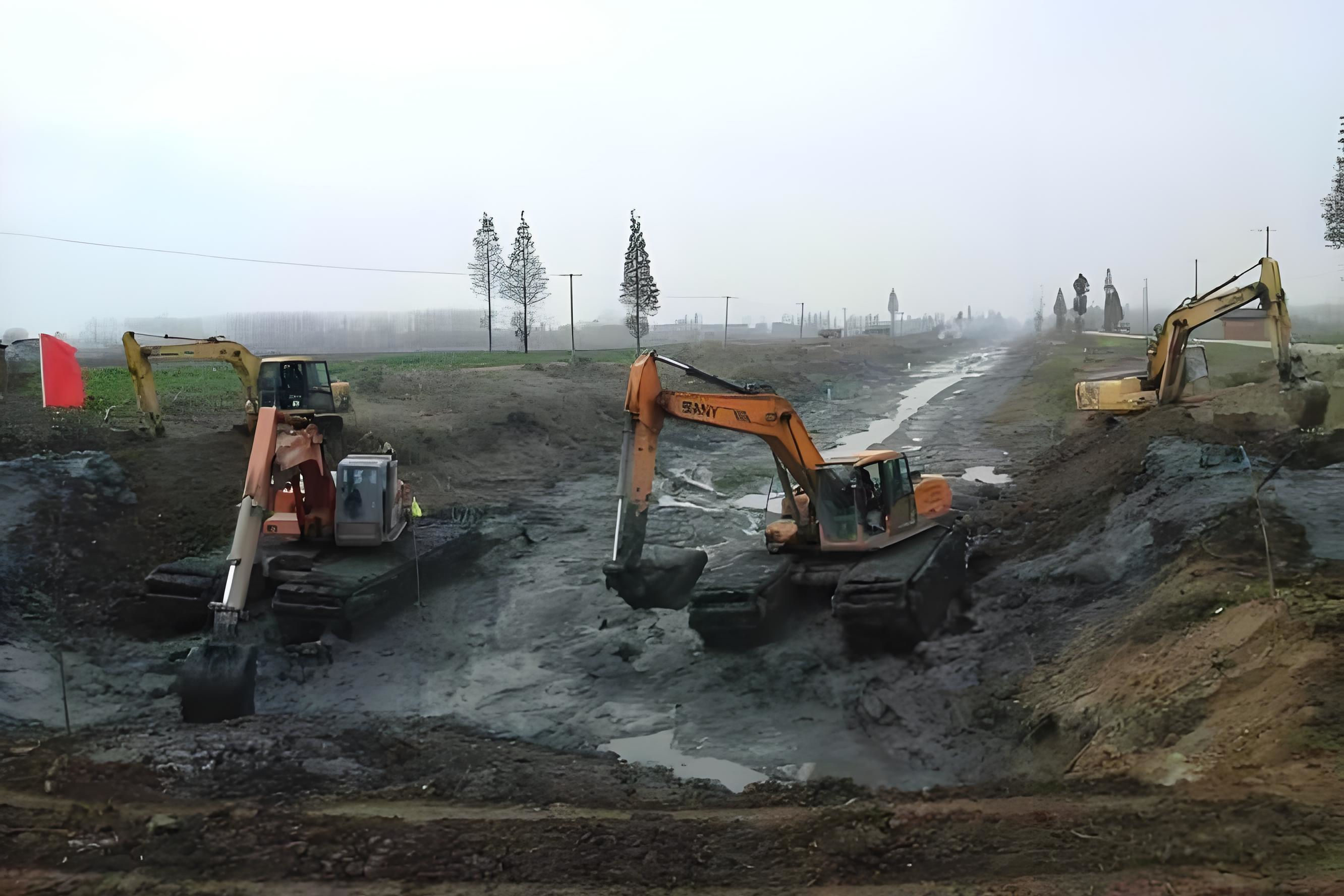 湖南岳陽(yáng)挖機(jī)清淤施工隊(duì) - 挖機(jī)清淤對(duì)河道邊坡有破壞嗎？