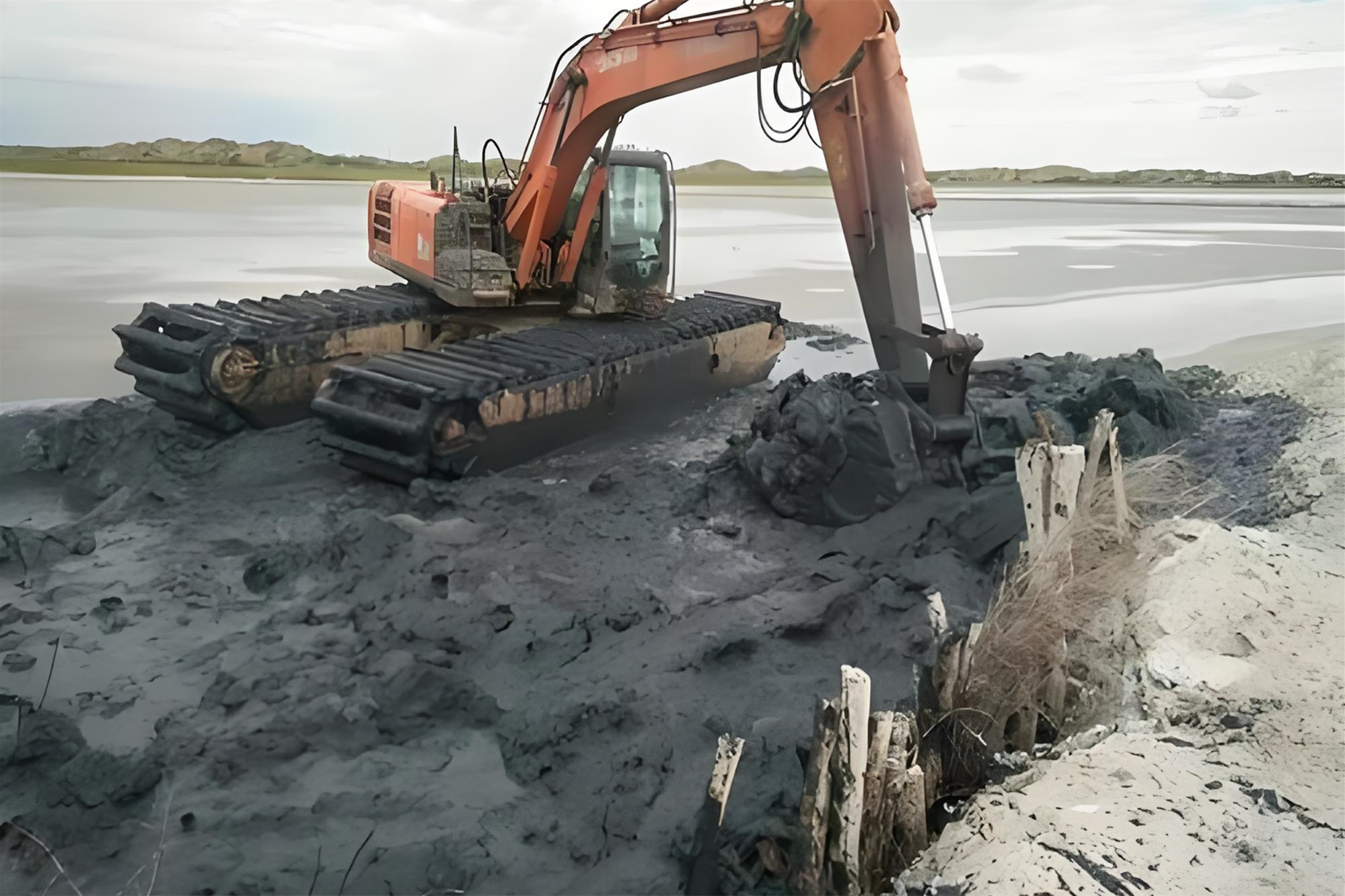 河南鄭州挖機(jī)清淤施工隊(duì)-沼澤地清淤的施工團(tuán)隊(duì)需要什么資質(zhì)？