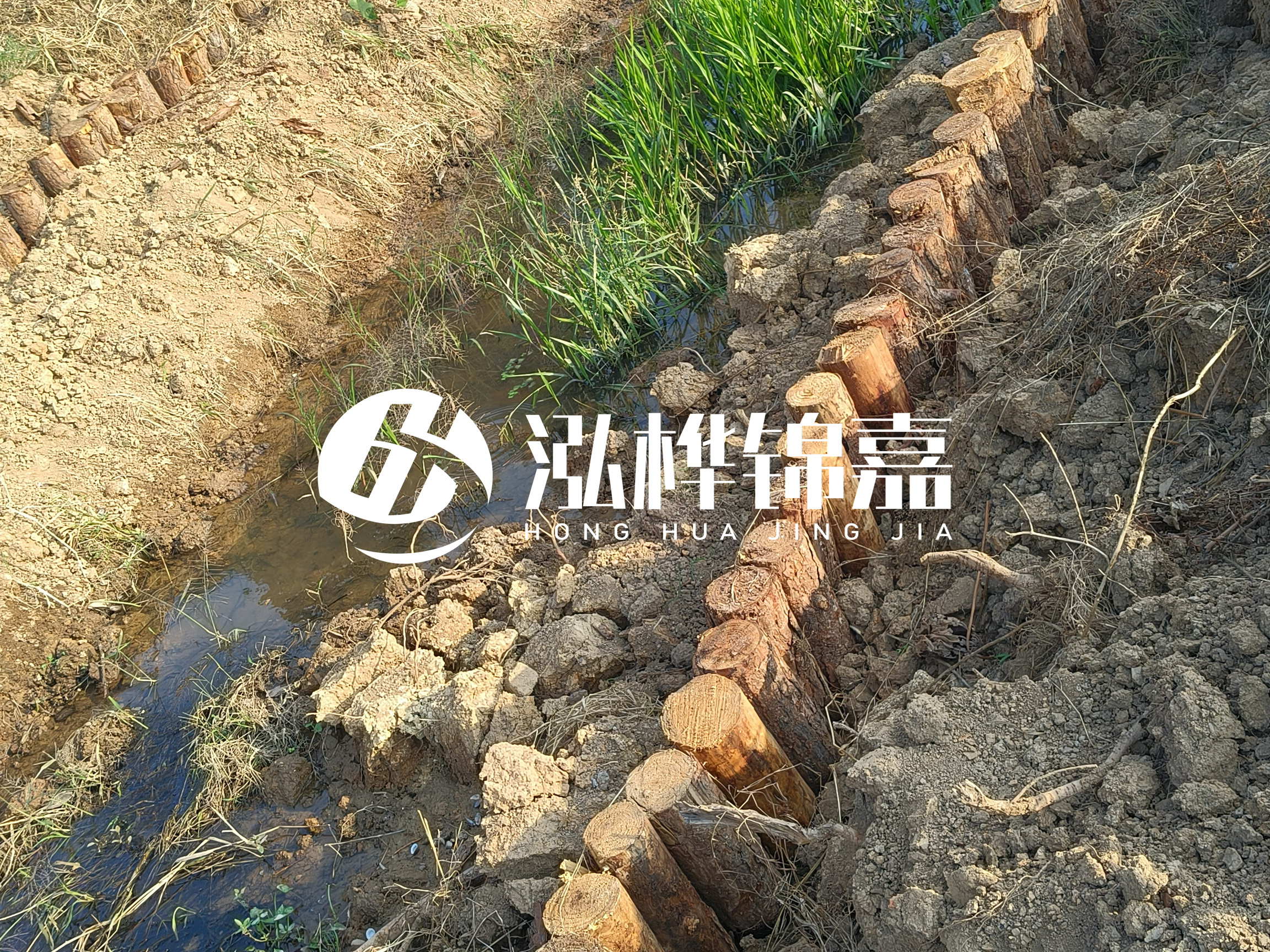 松木樁批發(fā)廠家泓樺錦嘉-樁間距指的是什么間距？